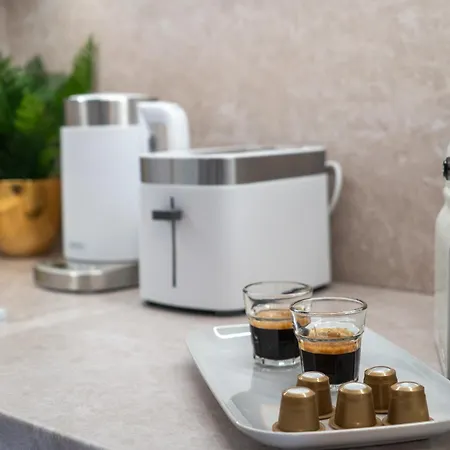 Apartino - Free Parking, Ac, View Balcony, Nespresso, Netflix アパート *