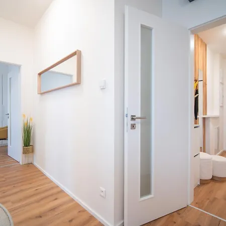 Apartino - Free Parking, Ac, View Balcony, Nespresso, Netflix * ブルノ