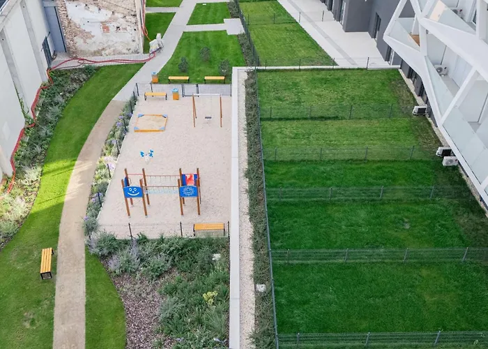 Apartino - Free Parking, View Balcony, Nespresso, Netflix Komarov