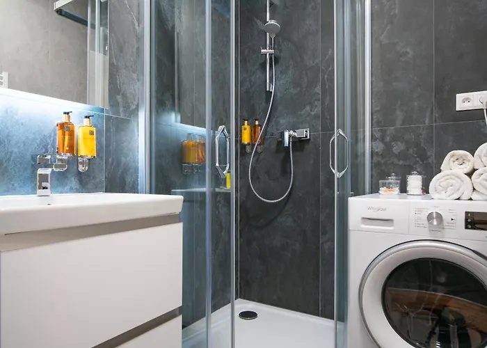 Apartino - Free Parking, View Balcony, Nespresso, Netflix