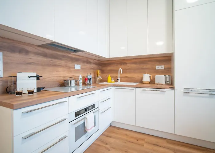 Apartino - Free Parking, View Balcony, Nespresso, Netflix アパート