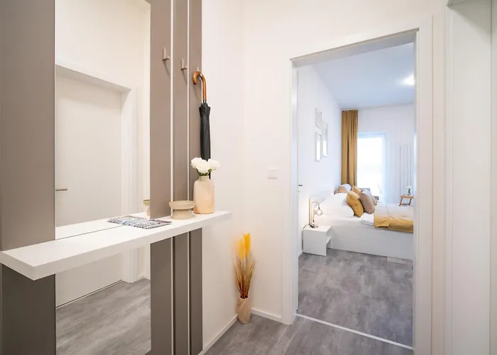 Apartino - Free Parking, View Balcony, Nespresso, Netflix * Komarov